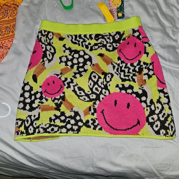 Farm x Smiley knit fun Vibrant Pink Yellow Patterned mini Skirt size XL NWT - Picture 5 of 5